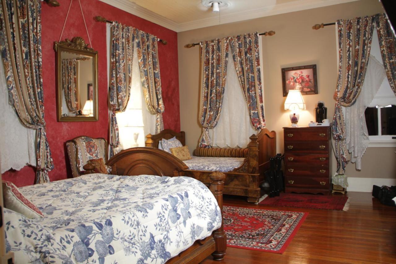 Flowertown Bed And Breakfast Summerville Exterior photo